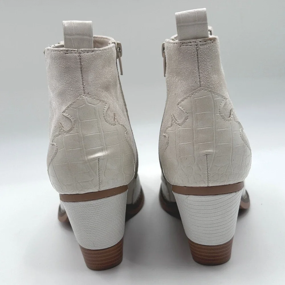 Cato White Western Cowboy Ankle Boots Size 11 Pointed Toe Cowgirl Booties NWOT
